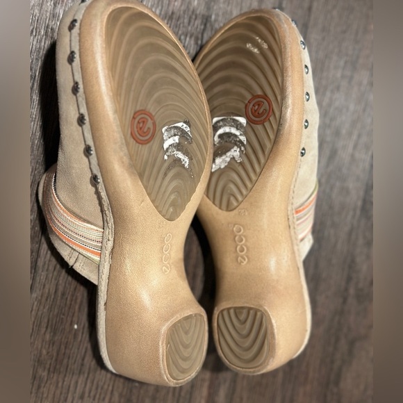 ECCO Studded Slide Clogs Womens Size 8 (EU 39) Suede Leather 2-1/2" Heel Mule - Picture 5 of 5